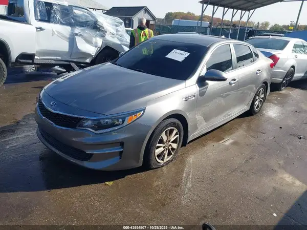5XXGT4L38JG220800 2018 KIA OPTIMA - Image 2