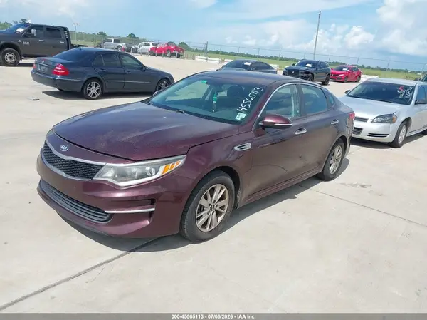 5XXGT4L38JG221400 2018 KIA OPTIMA - Image 2