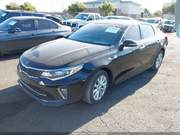 5XXGT4L38JG225642 2018 KIA OPTIMA - Image 2
