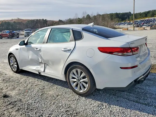 5XXGT4L38JG228542 2018 KIA OPTIMA - Image 2