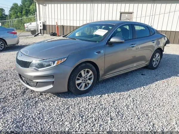 5XXGT4L38JG228590 2018 KIA OPTIMA - Image 2