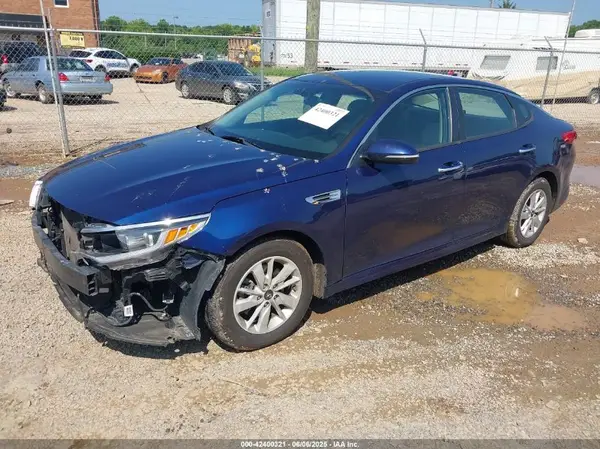 5XXGT4L38JG229819 2018 KIA OPTIMA - Image 2