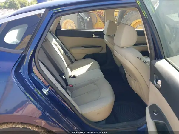 5XXGT4L38JG229819 2018 KIA OPTIMA - Image 8