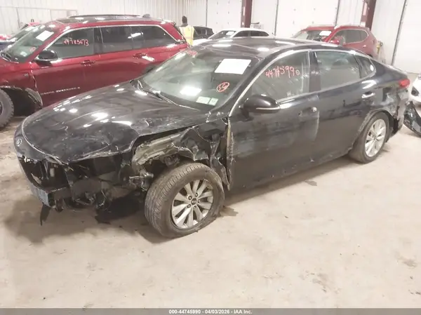 5XXGT4L38JG233952 2018 KIA OPTIMA - Image 2