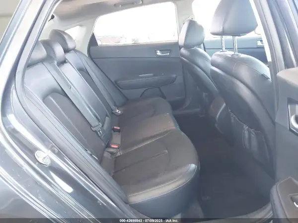 5XXGT4L38JG234454 2018 KIA OPTIMA - Image 8