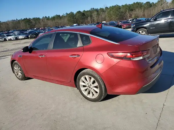 5XXGT4L38JG234860 2018 KIA OPTIMA - Image 2