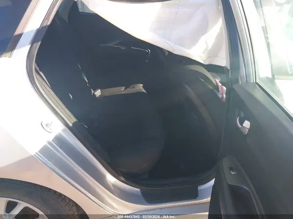 5XXGT4L38JG234972 2018 KIA OPTIMA - Image 8