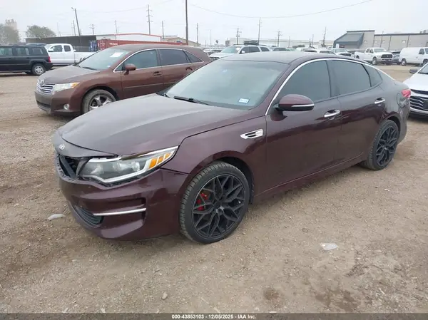 5XXGT4L38JG235555 2018 KIA OPTIMA - Image 2