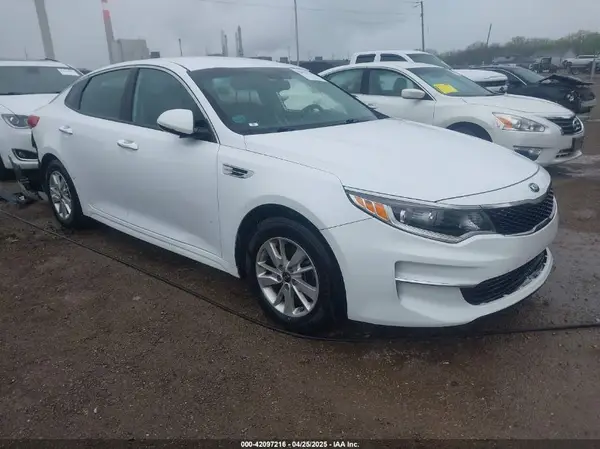 5XXGT4L38JG236267 2018 KIA OPTIMA - Image 1