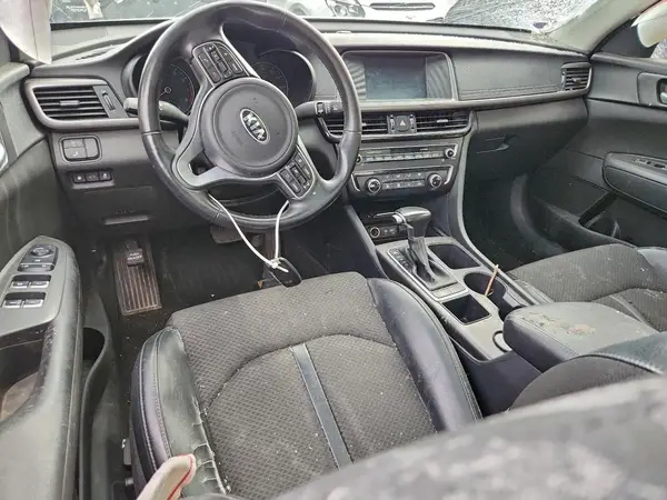 5XXGT4L38JG236737 2018 KIA OPTIMA - Image 8