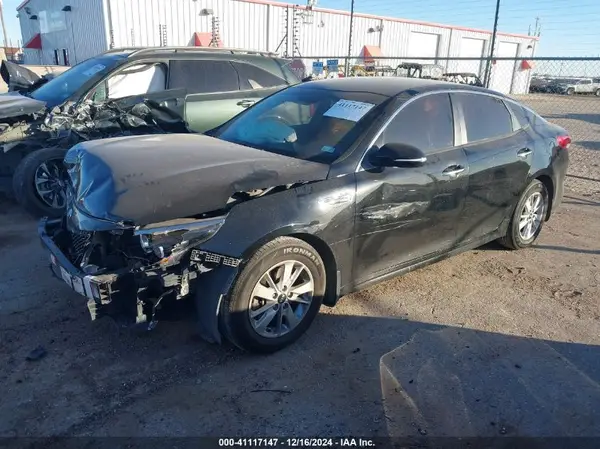 5XXGT4L38JG236995 2018 KIA OPTIMA - Image 2