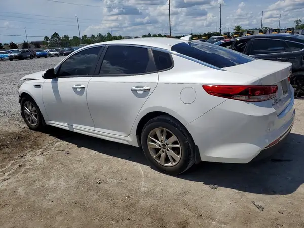 5XXGT4L38JG237063 2018 KIA OPTIMA - Image 2