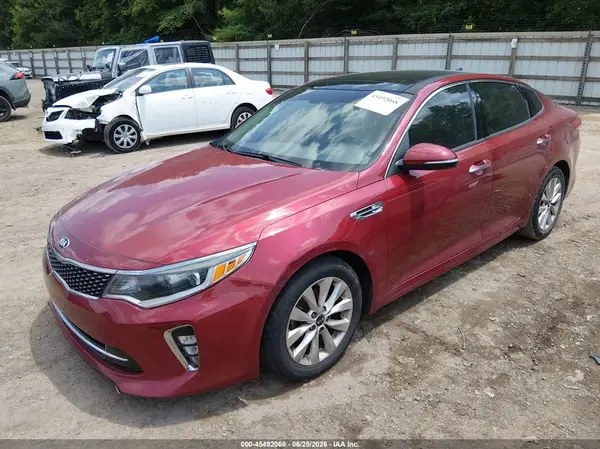 5XXGT4L38JG237077 2018 KIA OPTIMA - Image 2