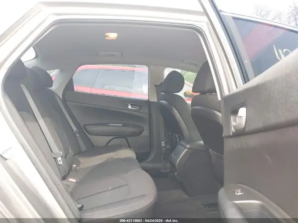 5XXGT4L38JG238438 2018 KIA OPTIMA - Image 8
