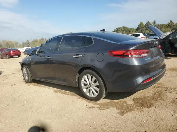5XXGT4L38JG240948 2018 KIA OPTIMA - Image 2
