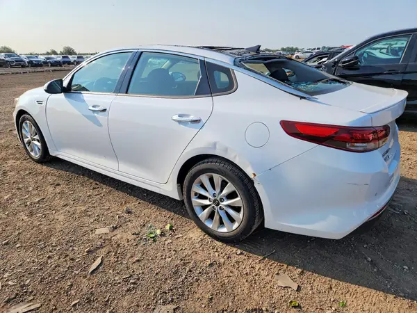 5XXGT4L38JG242165 2018 KIA OPTIMA - Image 2