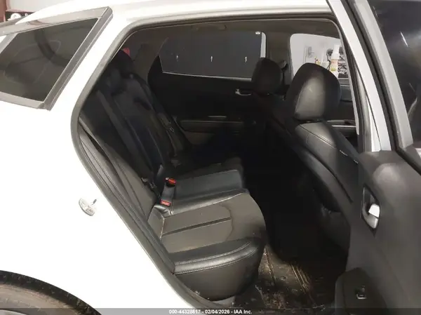 5XXGT4L38JG242179 2018 KIA OPTIMA - Image 8