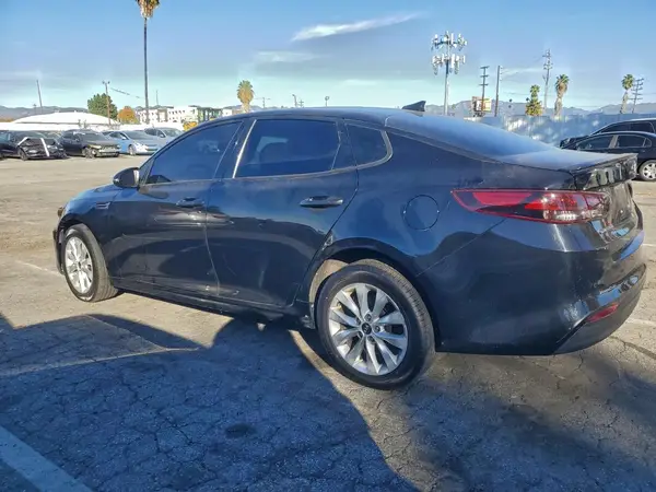 5XXGT4L38JG242361 2018 KIA OPTIMA - Image 2