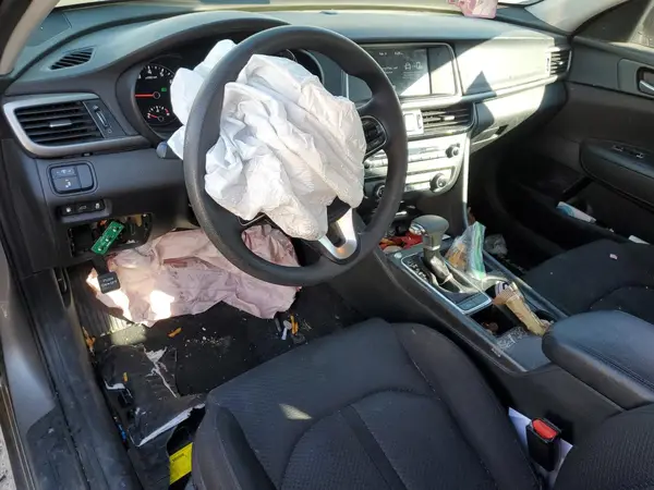 5XXGT4L38JG242585 2018 KIA OPTIMA - Image 8