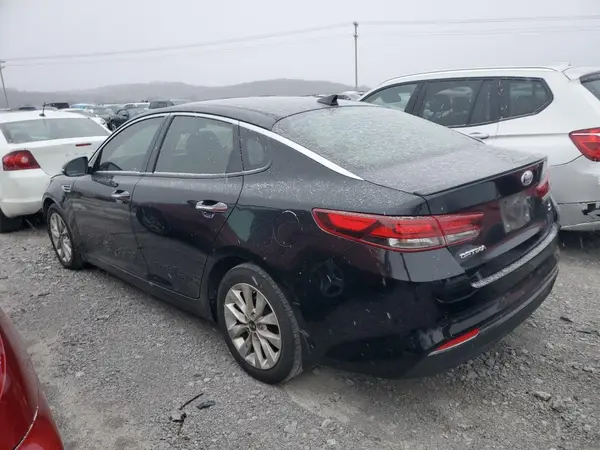 5XXGT4L38JG244675 2018 KIA OPTIMA - Image 2