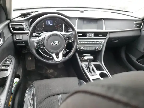 5XXGT4L38JG244675 2018 KIA OPTIMA - Image 8