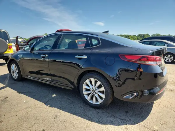 5XXGT4L38JG245812 2018 KIA OPTIMA - Image 2