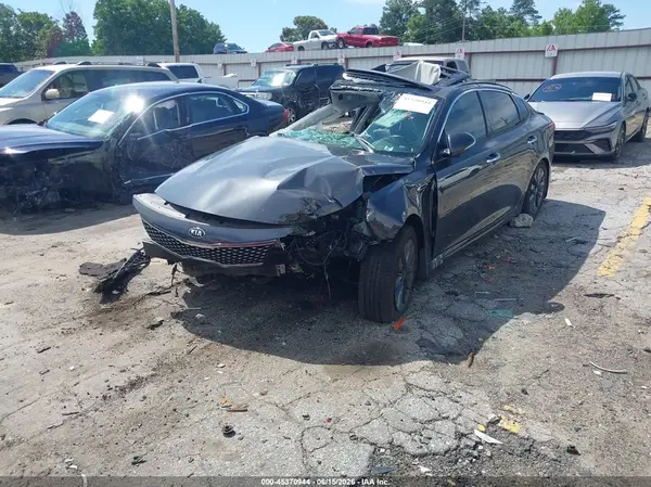 5XXGT4L38JG246765 2018 KIA OPTIMA - Image 2