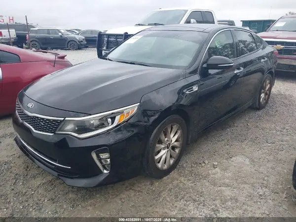 5XXGT4L38JG246863 2018 KIA OPTIMA - Image 2