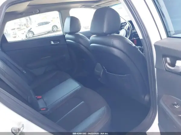 5XXGT4L38JG247009 2018 KIA OPTIMA - Image 8