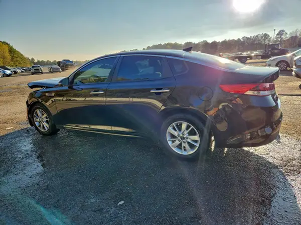 5XXGT4L38JG247737 2018 KIA OPTIMA - Image 2