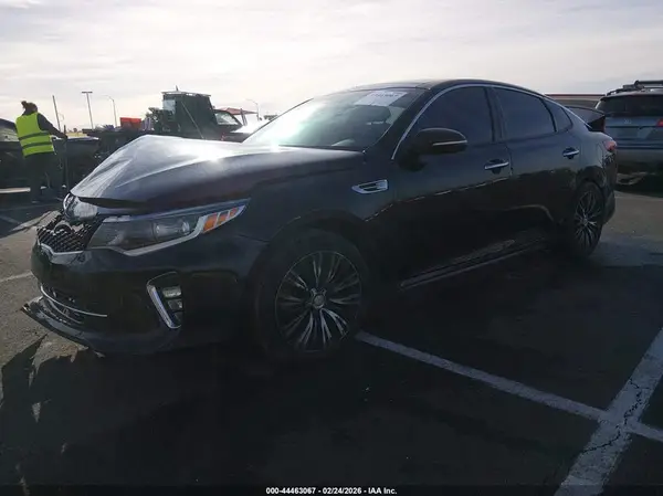 5XXGT4L38JG251965 2018 KIA OPTIMA - Image 2