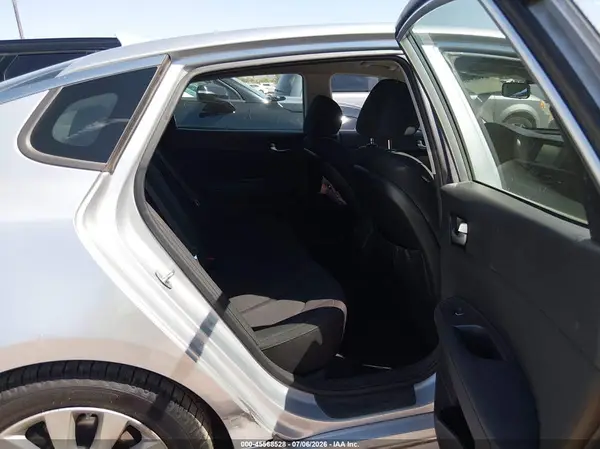 5XXGT4L38JG252551 2018 KIA OPTIMA - Image 8