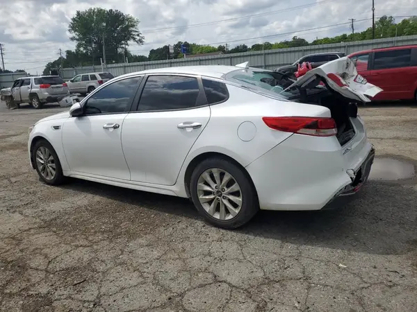 5XXGT4L38JG252579 2018 KIA OPTIMA - Image 2