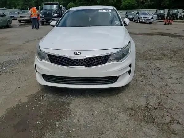 5XXGT4L38JG252579 2018 KIA OPTIMA - Image 5