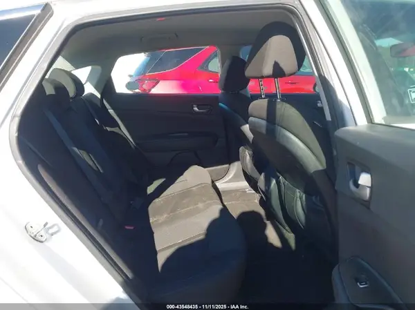 5XXGT4L38JG252582 2018 KIA OPTIMA - Image 8