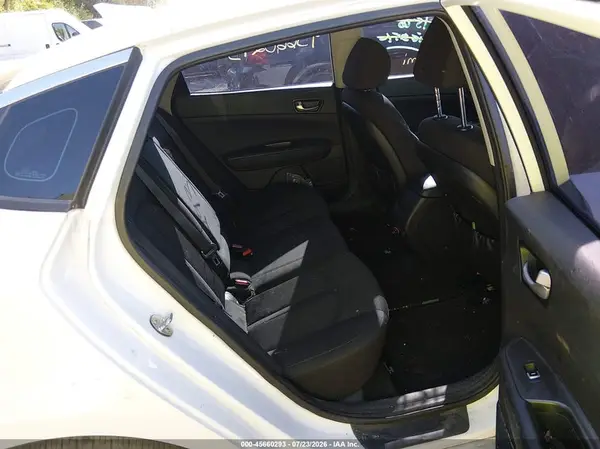 5XXGT4L38JG252887 2018 KIA OPTIMA - Image 8