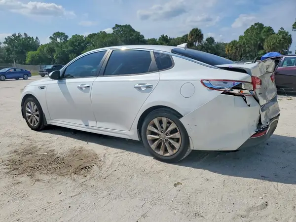 5XXGT4L38JG253280 2018 KIA OPTIMA - Image 2