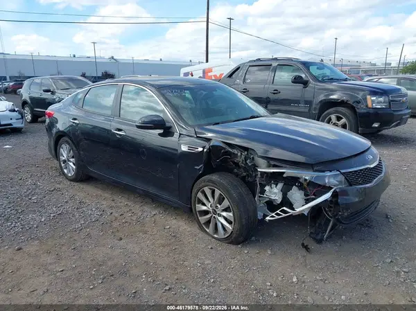 5XXGT4L38JG253361 2018 KIA OPTIMA - Image 1