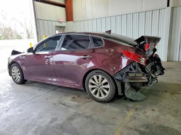 5XXGT4L38JG255207 2018 KIA OPTIMA - Image 2