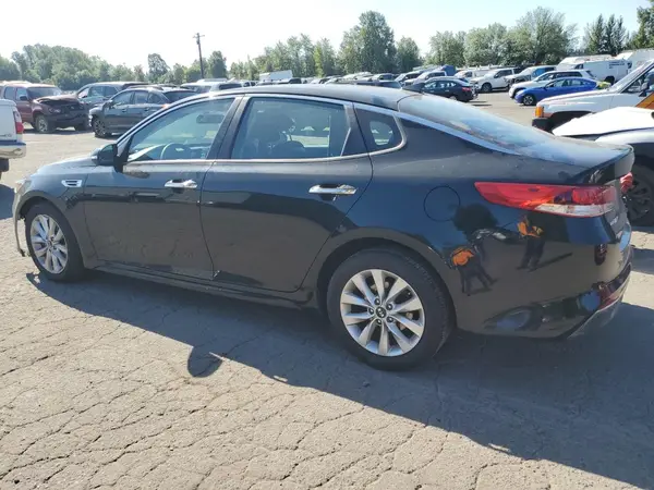 5XXGT4L38JG256292 2018 KIA OPTIMA - Image 2