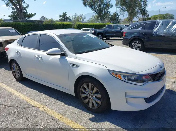 5XXGT4L38JG256891 2018 KIA OPTIMA - Image 1