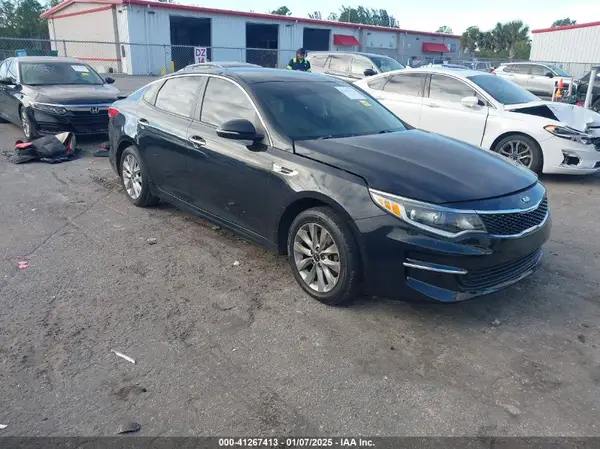 5XXGT4L38JG256924 2018 KIA OPTIMA - Image 1