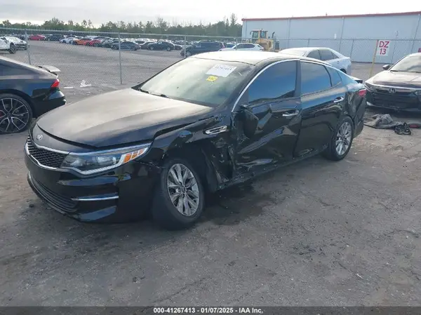 5XXGT4L38JG256924 2018 KIA OPTIMA - Image 2