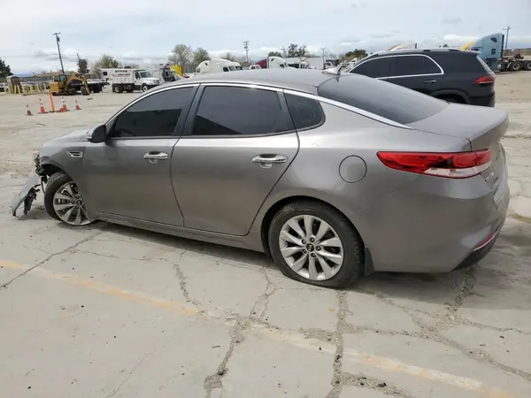 5XXGT4L38JG258012 2018 KIA OPTIMA - Image 2
