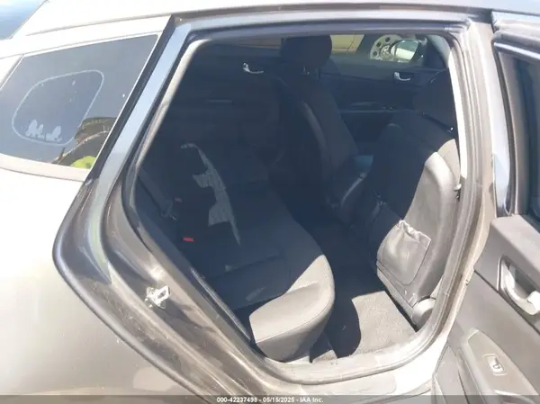 5XXGT4L38JG258818 2018 KIA OPTIMA - Image 8