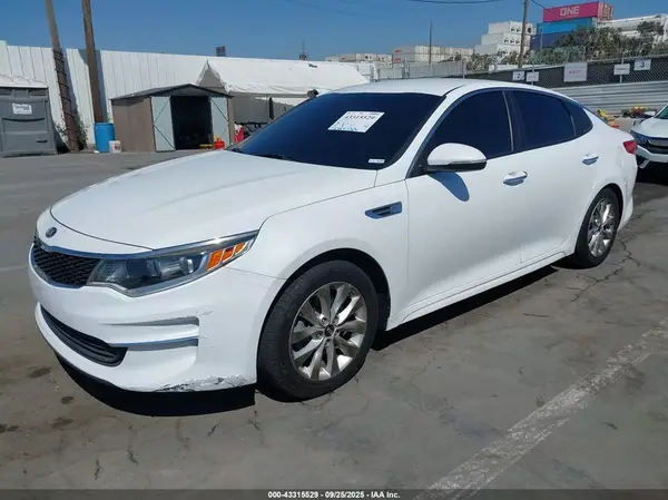 5XXGT4L38JG259984 2018 KIA OPTIMA - Image 2