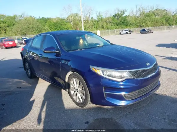 5XXGT4L38JG260519 2018 KIA OPTIMA - Image 1