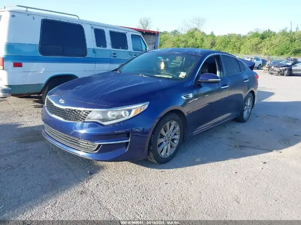5XXGT4L38JG260519 2018 KIA OPTIMA - Image 2