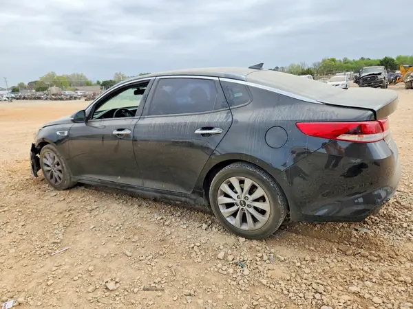 5XXGT4L38JG261654 2018 KIA OPTIMA - Image 2