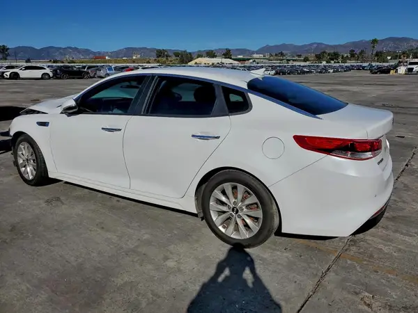 5XXGT4L38JG262318 2018 KIA OPTIMA - Image 2